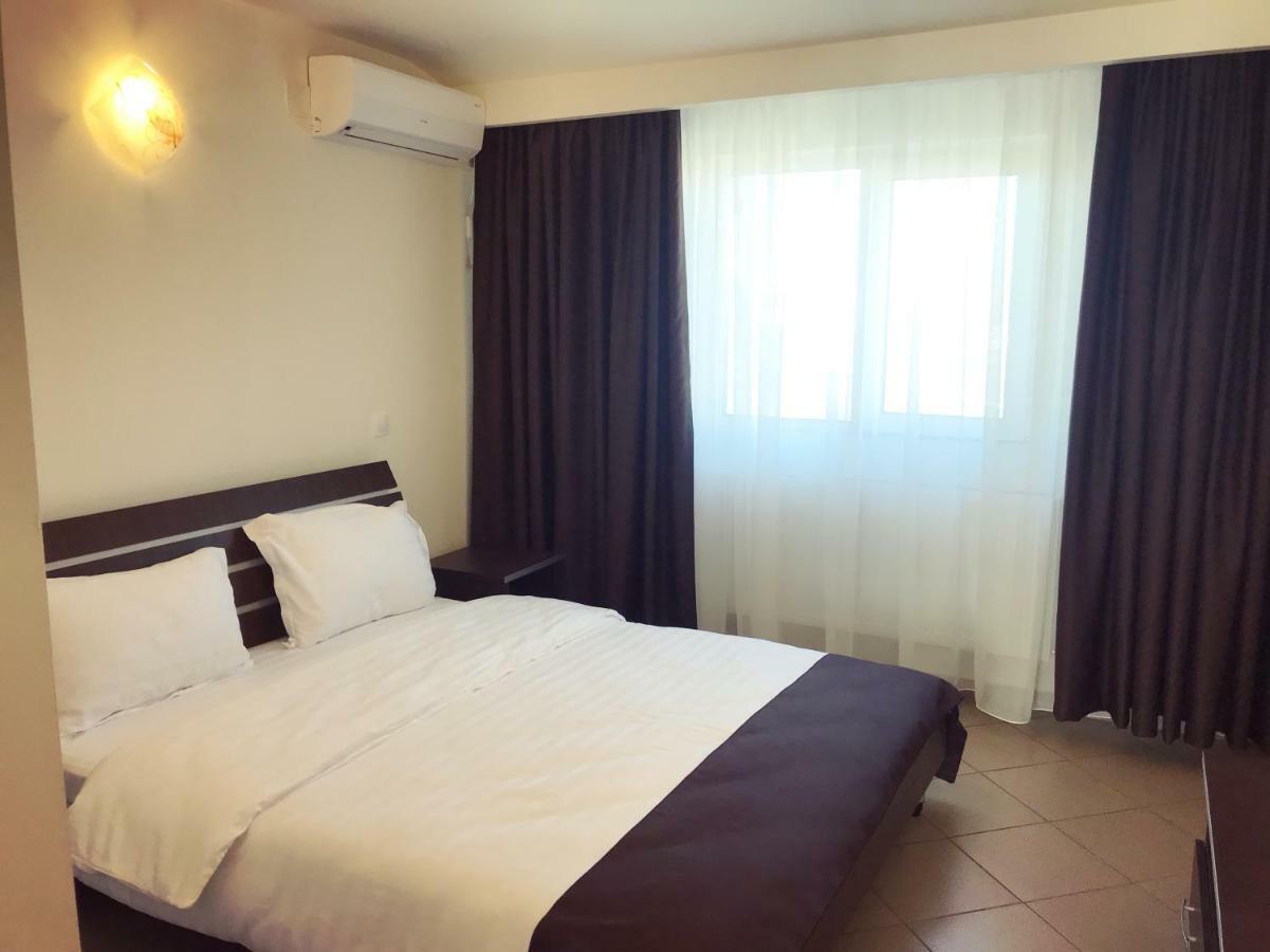 Casa Bucurr Hotel Afumati Bagian luar foto