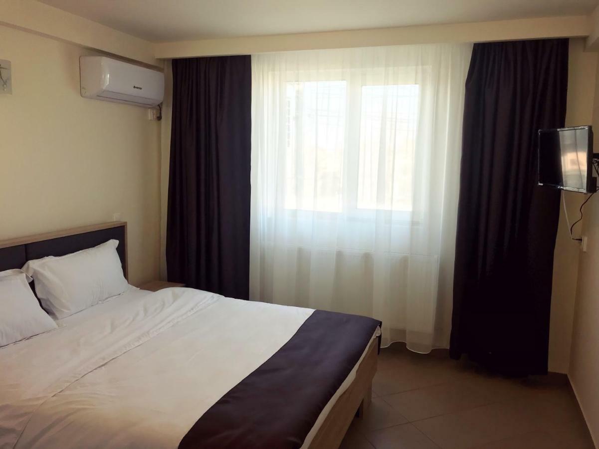 Casa Bucurr Hotel Afumati Bagian luar foto