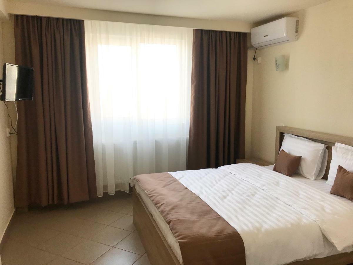 Casa Bucurr Hotel Afumati Bagian luar foto